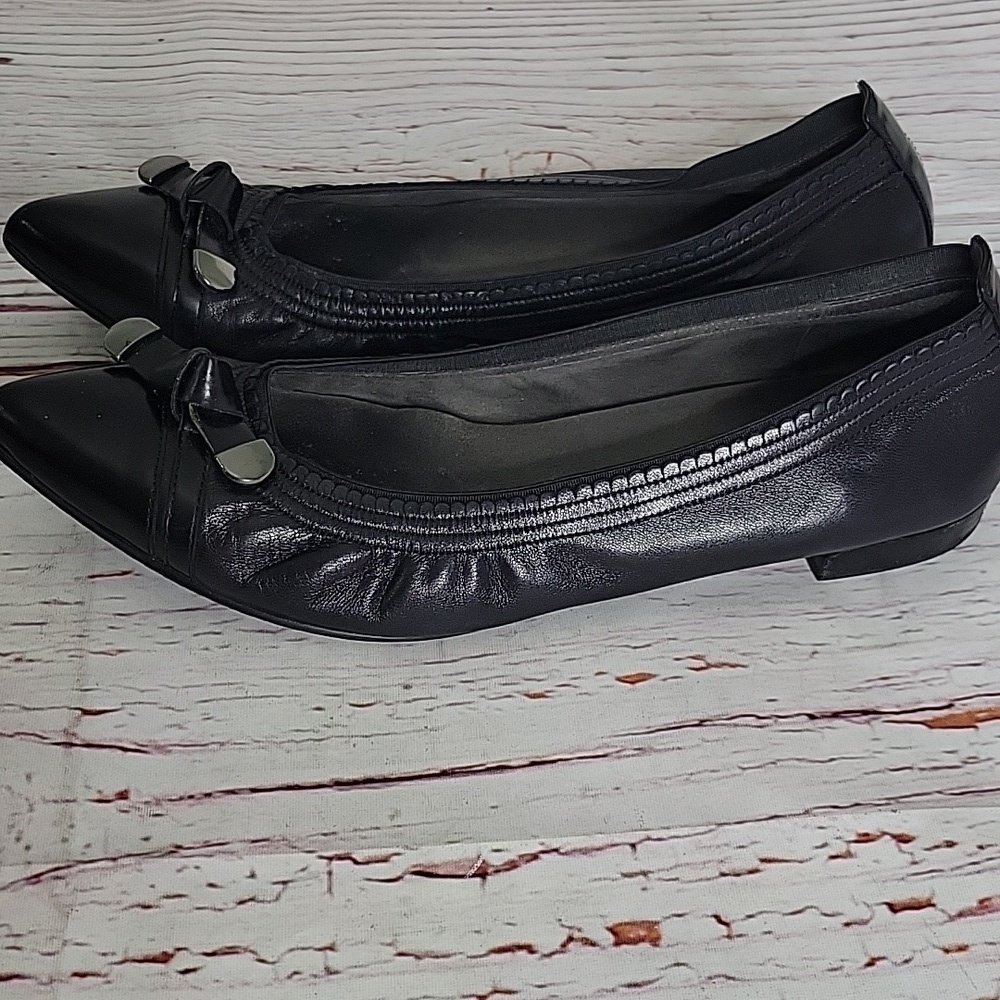 STUART WEITZMAN Elegant Black Leather Women's Flats Size 8 - Picture 3 of 8